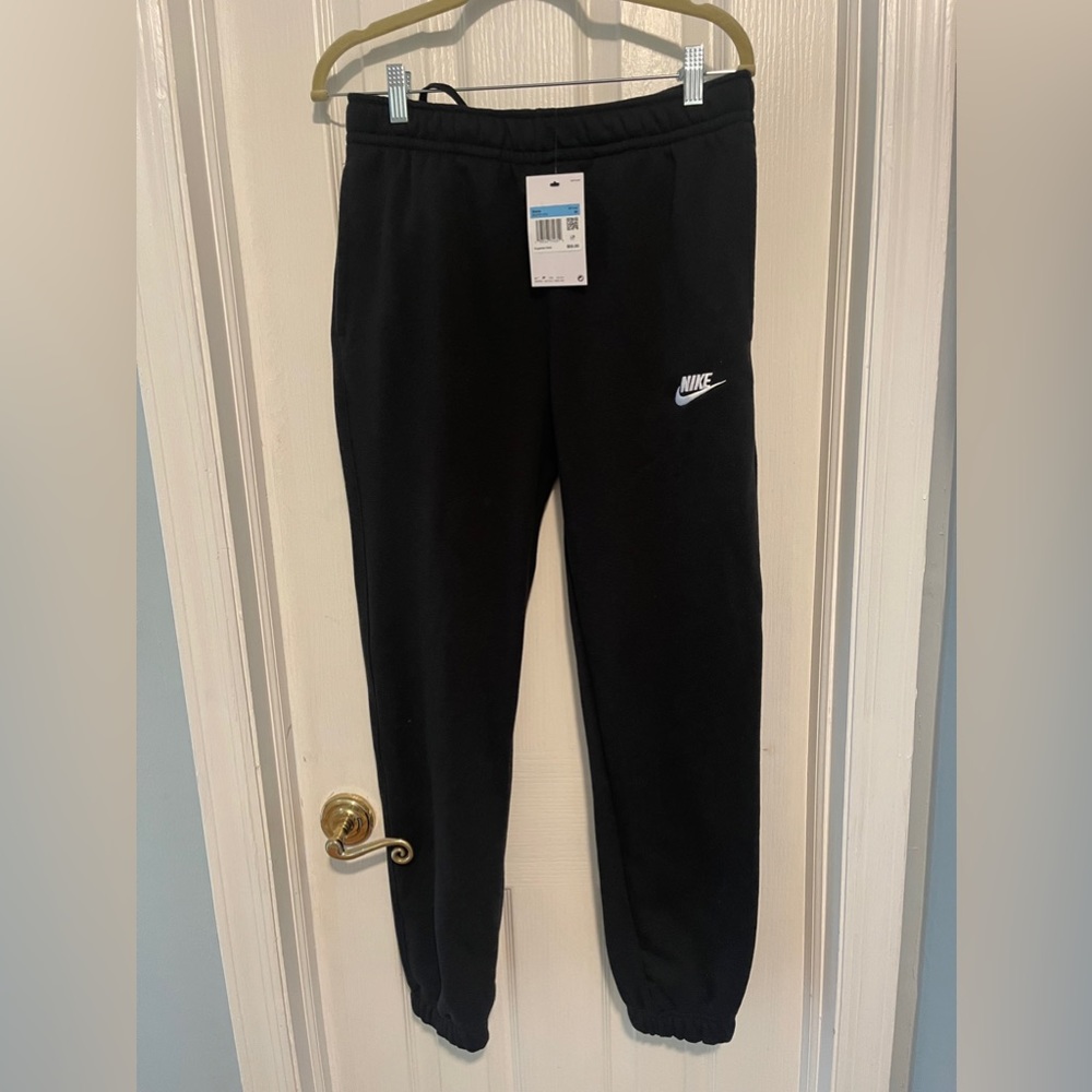 NEW Men’s Nike Sweatpants (medium)